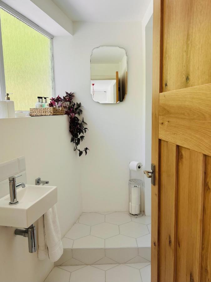 Gordy Hall -Sea Facing Welsh Cottage With Stunning Views Pendine Kültér fotó