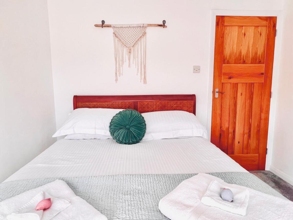 Gordy Hall -Sea Facing Welsh Cottage With Stunning Views Pendine Kültér fotó