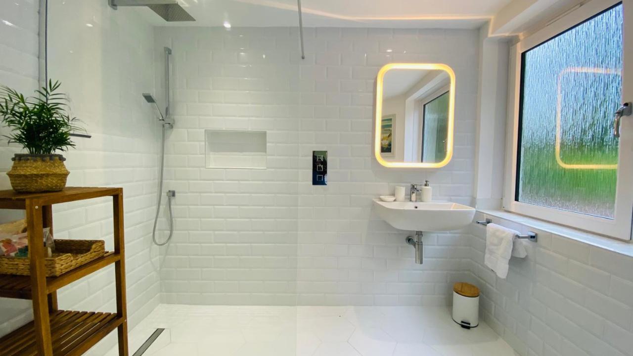 Gordy Hall -Sea Facing Welsh Cottage With Stunning Views Pendine Kültér fotó