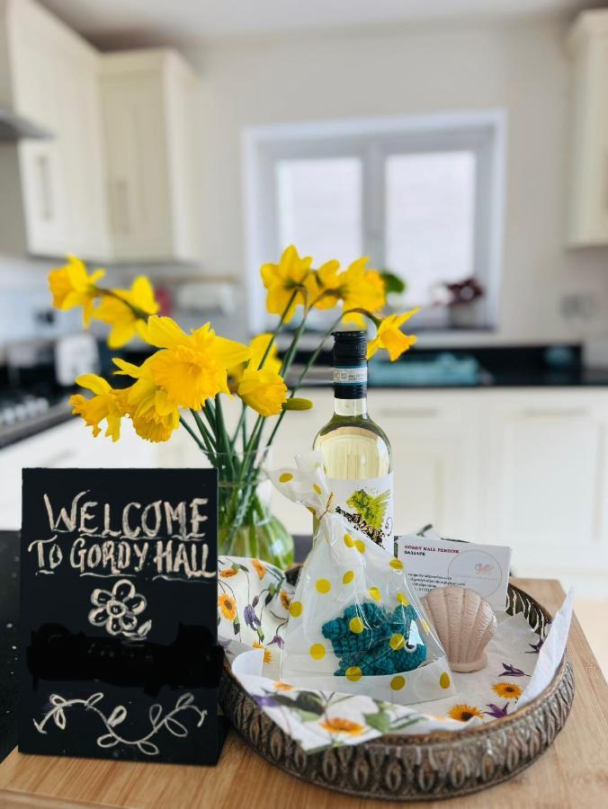 Gordy Hall -Sea Facing Welsh Cottage With Stunning Views Pendine Kültér fotó